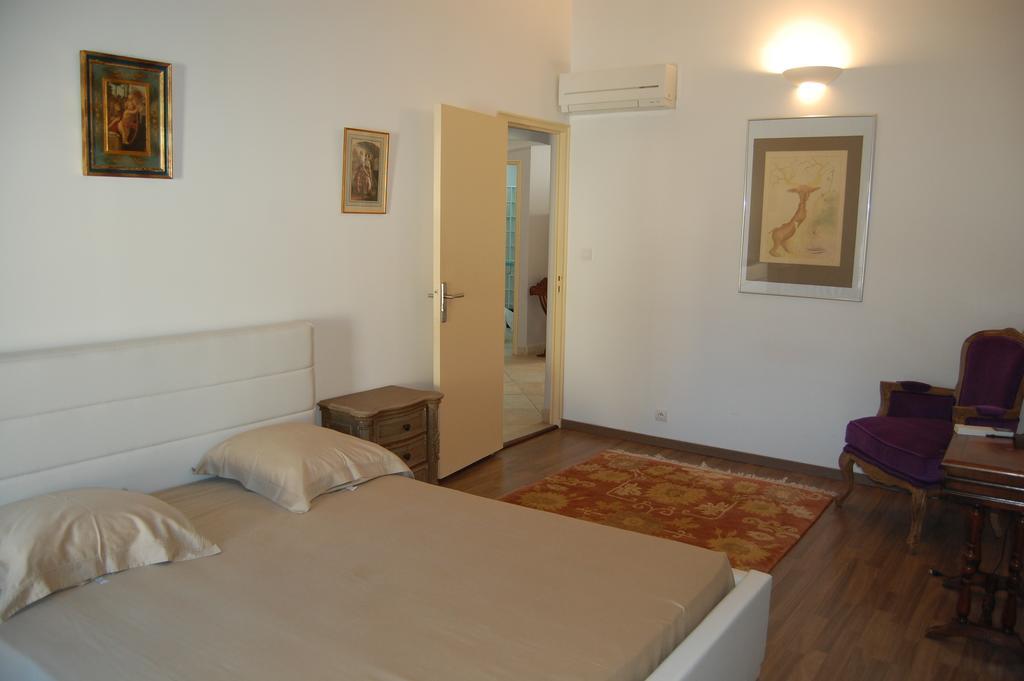 Chateau De La Clapiere Hyeres Room photo